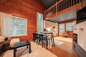 TV, fireplace - Aurelfox Chalet B by Aavalevi (Levi)