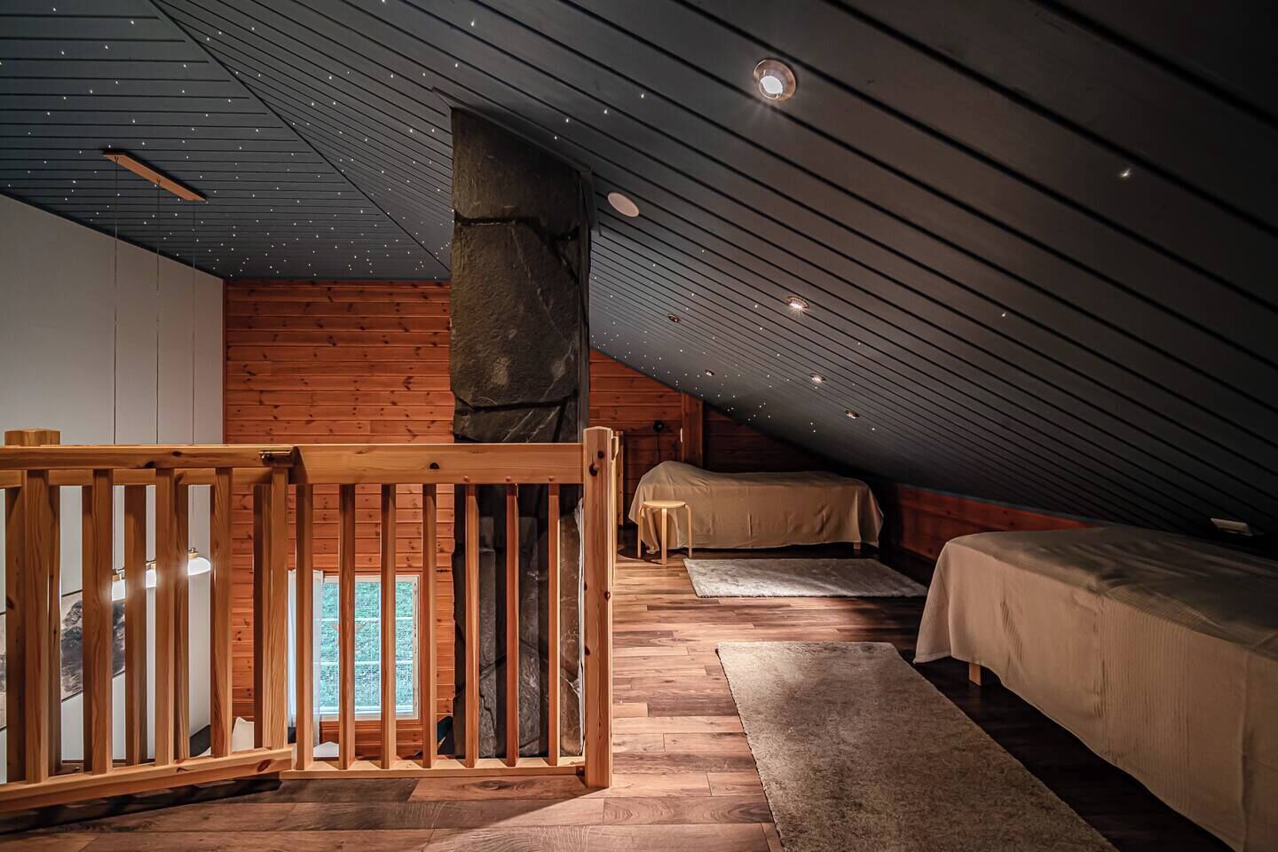 3 عدّة غرف نوم ومكواة/لوح كي وواي فاي وملاءات أسرّة