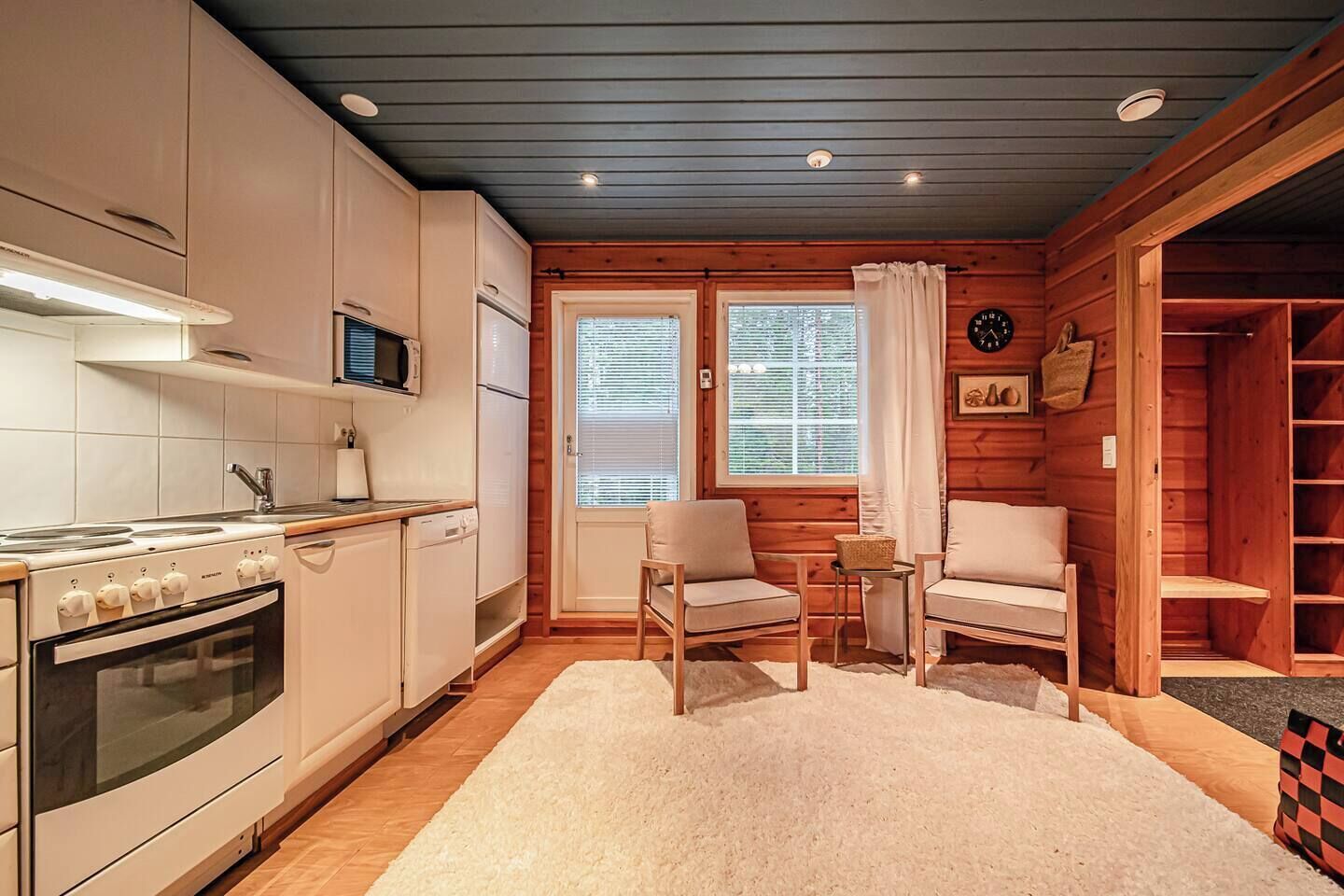 ثلاجة، ميكروويف، فرن، موقد طهي مسطح