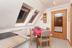 Dining - Gemütliche Wohnung mit Kamin in Dresden-Freital (Dresden-Freital)