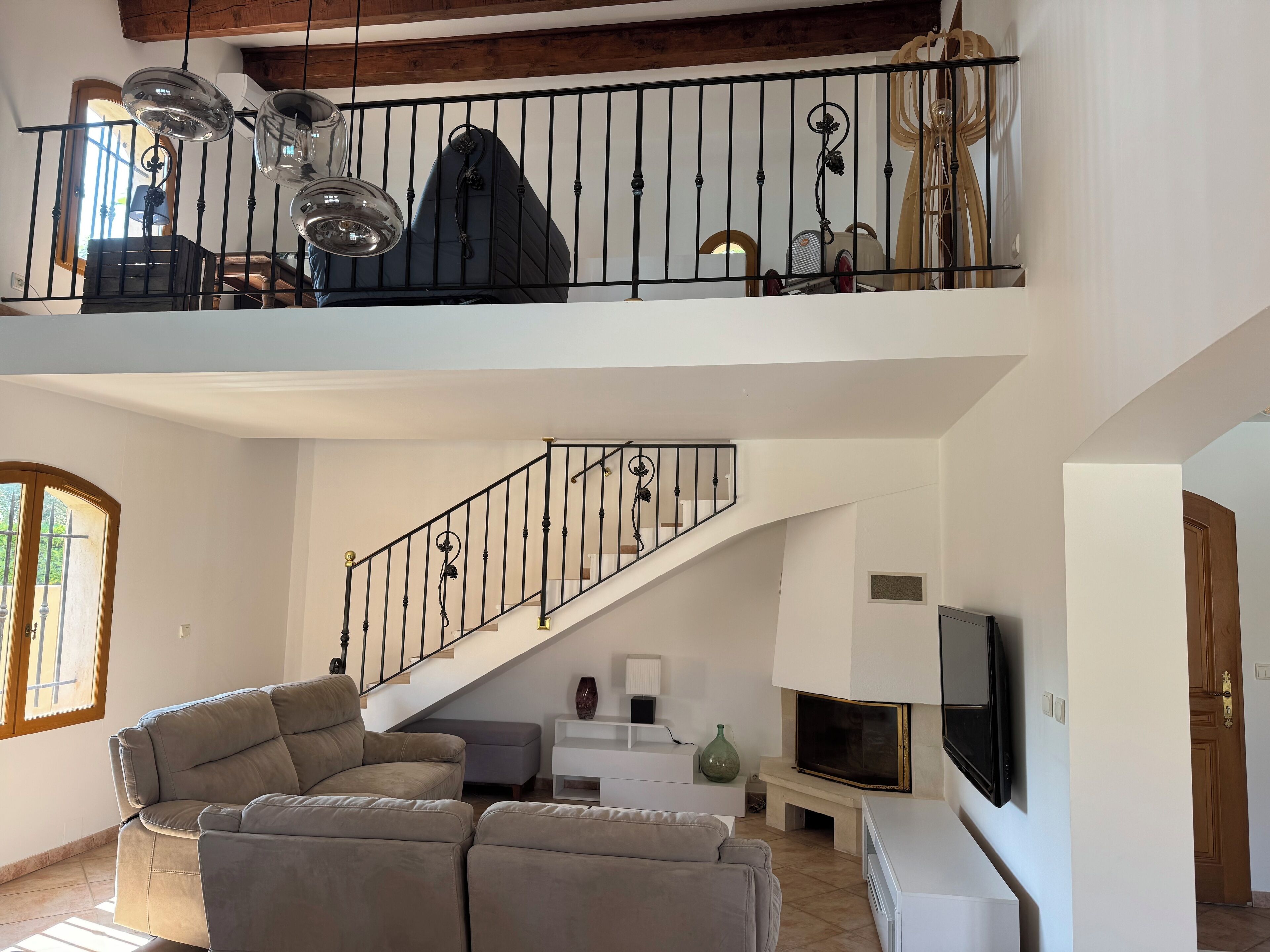 Télévision, cheminée