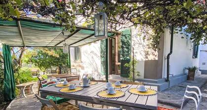 Stunning private villa for 11 guests with private pool, WIFI, hot tub, TV, patio and pets allowed