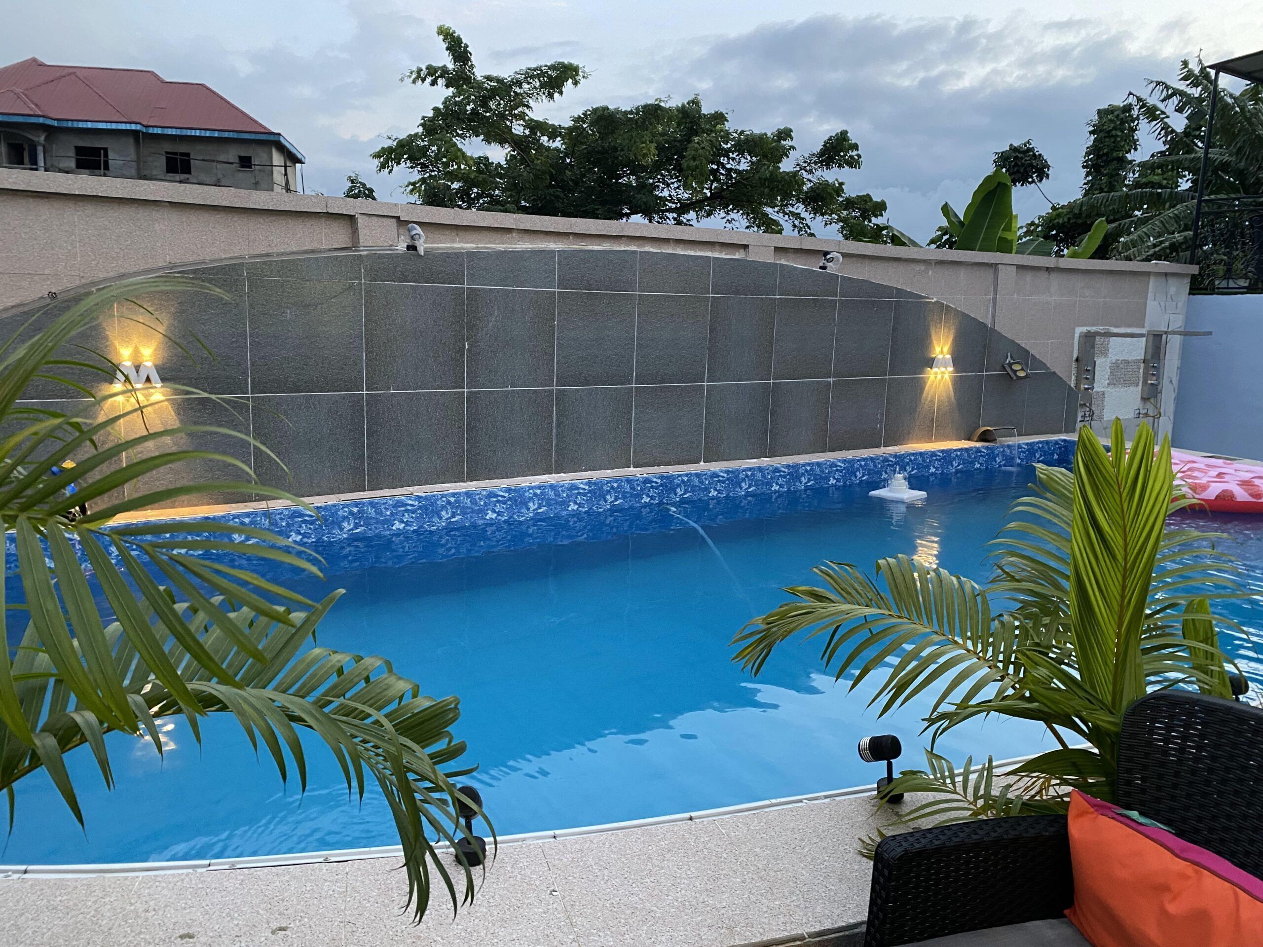 Una piscina cubierta