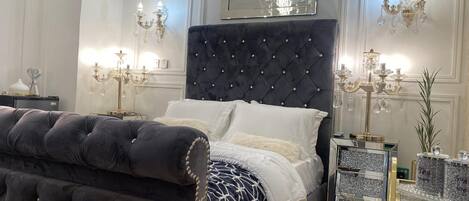 Strykjärn/strykbräda, internet och sängkläder