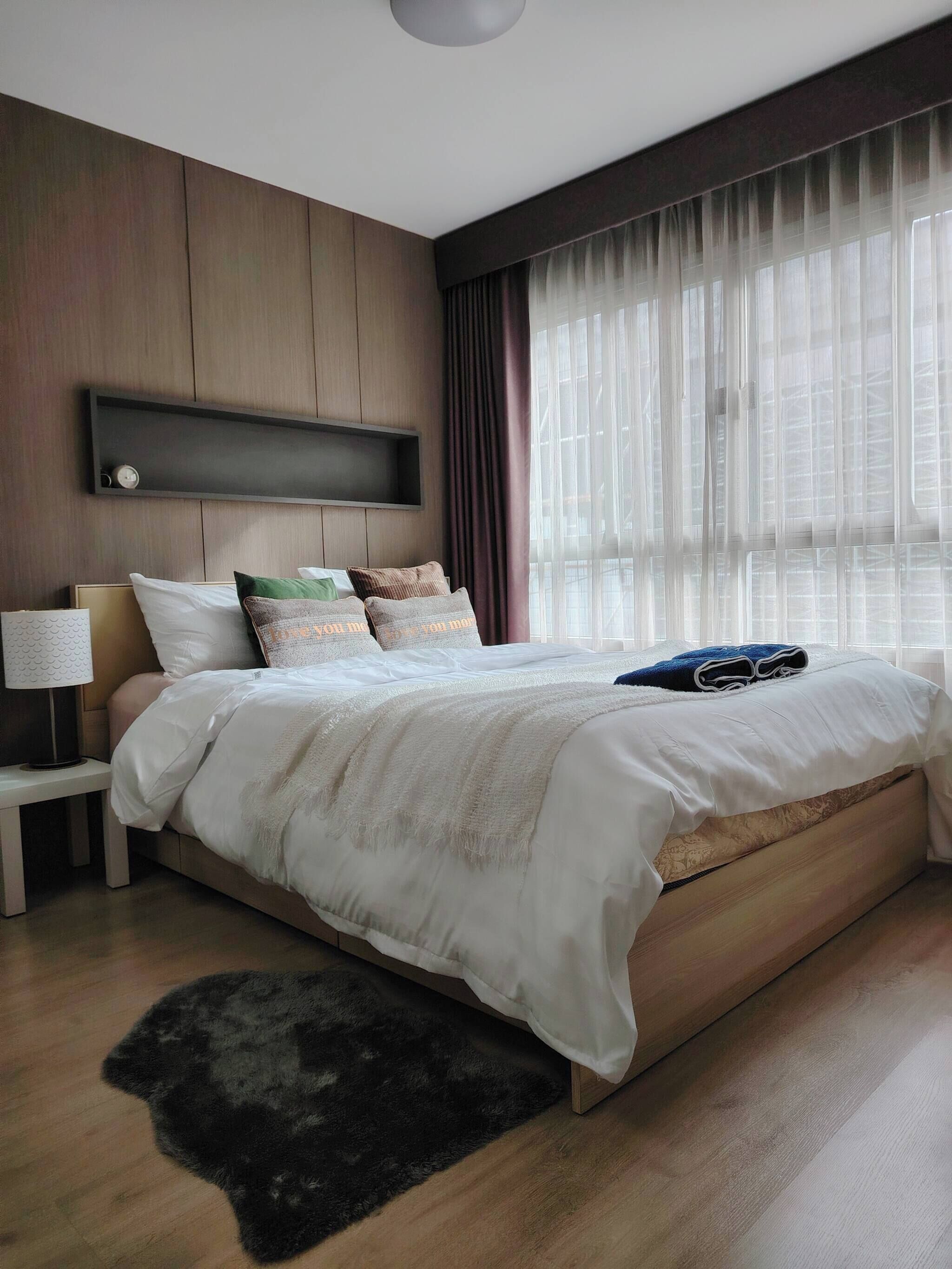 Iron/ironing board, internet, bed sheets, wheelchair access