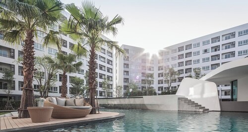 Elio Del Ray condo feel resort Bill included​