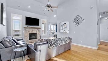 TV, fireplace, offices