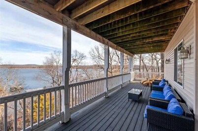 Lakefront Retreat - Dock, Game Room & Deck