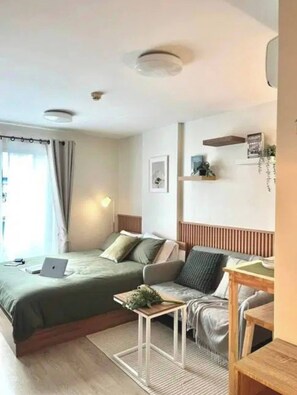 Iron/ironing board, internet, bed sheets, wheelchair access