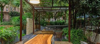 Heinemann Hotel Sunny King Room without Bathtub B308— with a jacuzzi and a local