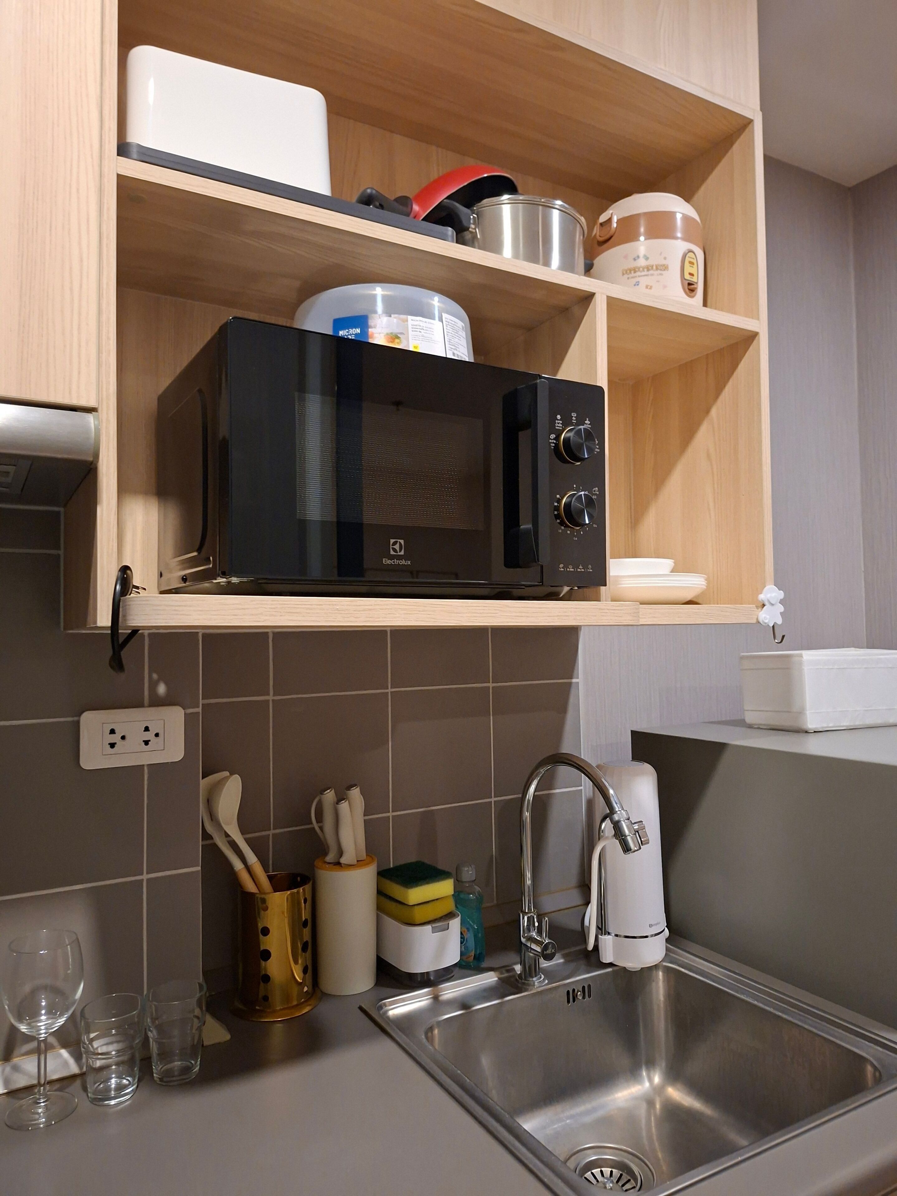 Fridge, microwave, stovetop, toaster