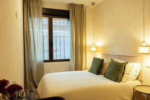Classic Suite (Habitacion con vista hacia la calle) | Free WiFi