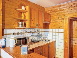 Fridge, microwave, oven, cookware/dishes/utensils