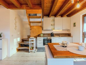 Fridge, oven, cookware/dishes/utensils