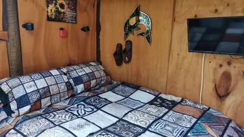 1 bedroom, in-room safe, iron/ironing board, free WiFi