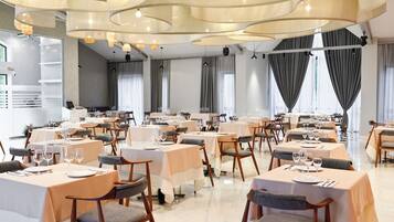 Local and international cuisine