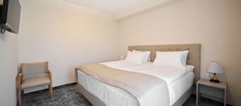 Stonehenge Hotel & Restaurant