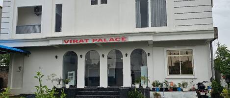 Overnatningsstedets facade