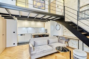 Smart TV - Charming Duplex Loft - Paris City Center (Paris)