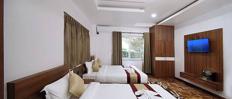 Escritorio, espacio para trabajar con un portátil, wifi gratis