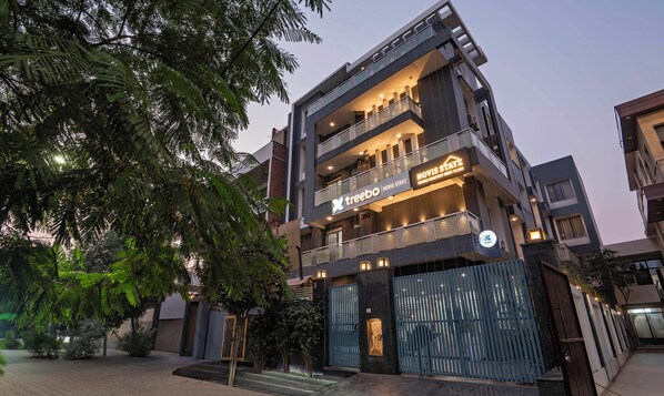 Exterior - Treebo Novis Stayz (Noida)