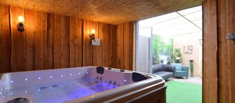 Holiday Home in Noordbeemster with Bubble Bath