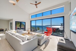 Televisión y estéreo 