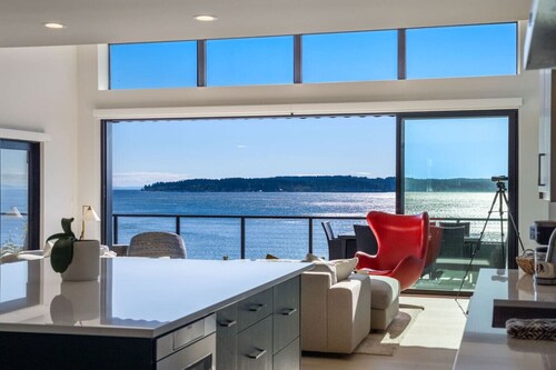 The Shoreside Serenity Retreat at Indianola Beach