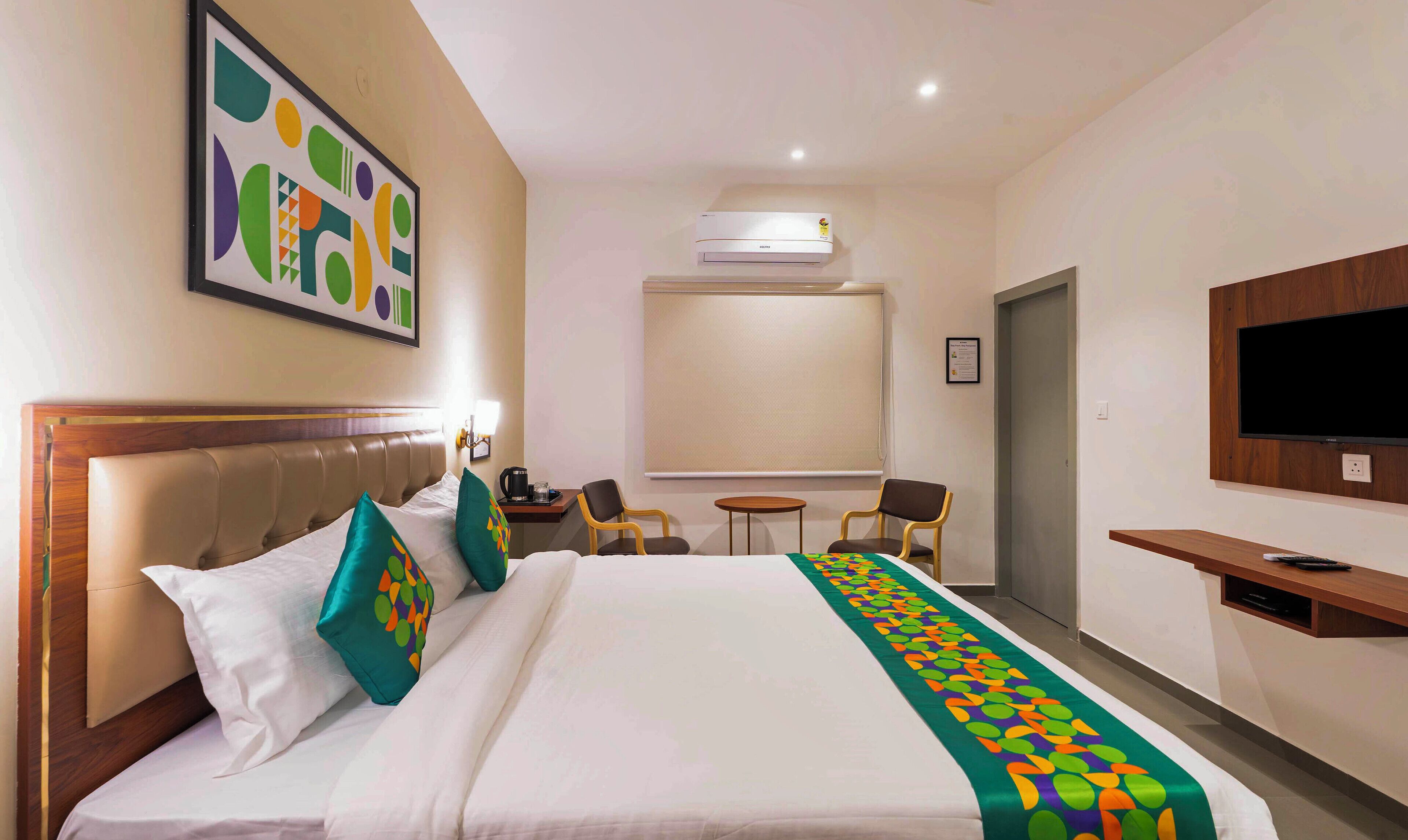 Deluxe Double Room | Desk, iron/ironing board