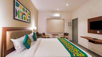 Deluxe Double Room | Desk, iron/ironing board