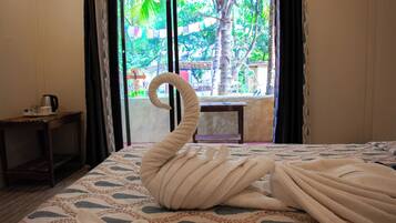 Double Room with Pool View | Free WiFi