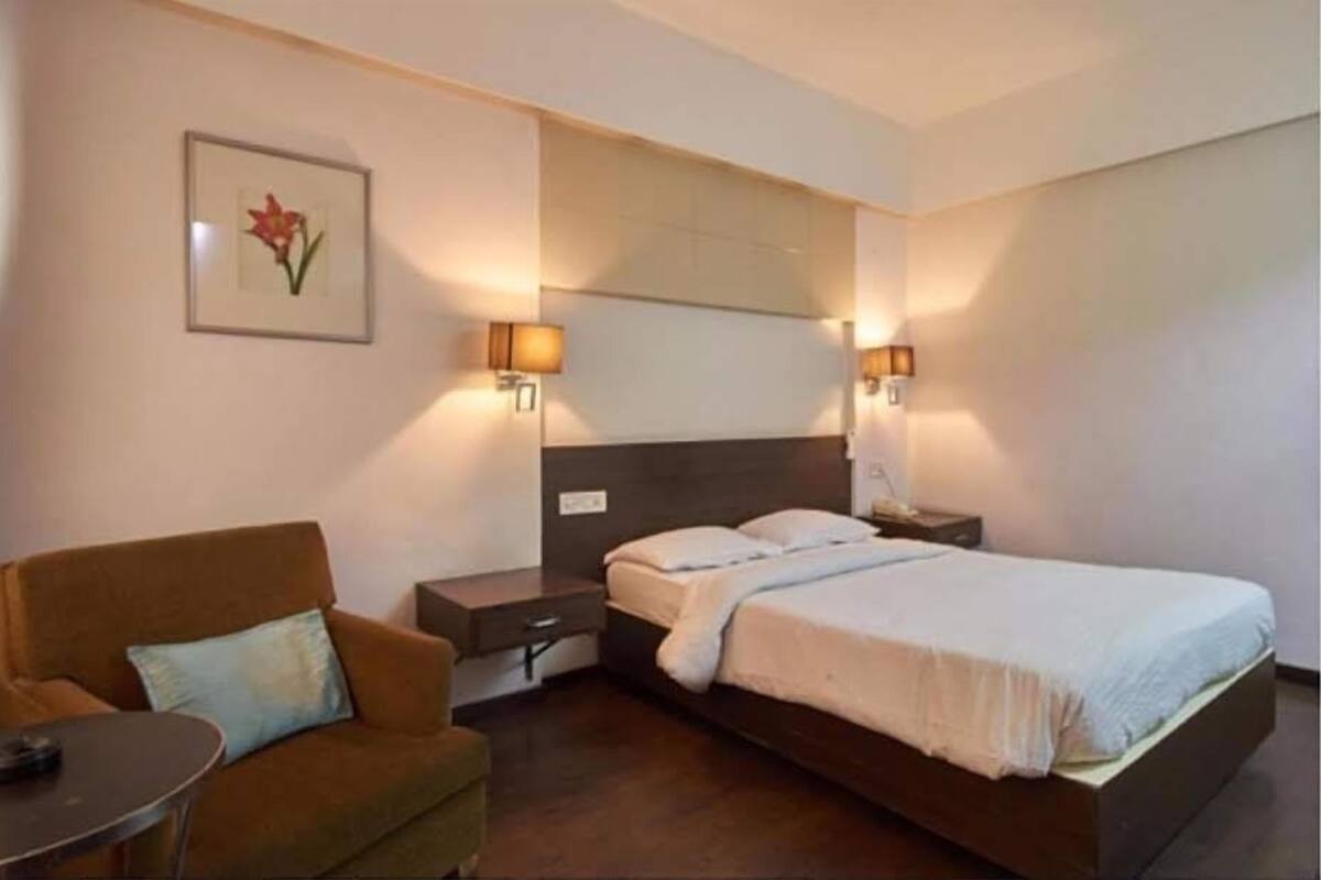 Quarto casal luxo, vista para a cidade | Quartos à prova de som, Wi-Fi de cortesia