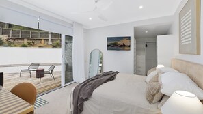 4 bedrooms, iron/ironing board, Internet, bed sheets