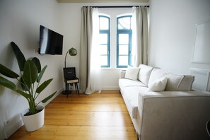 Smart-TV, Stereoanlage, Drucker