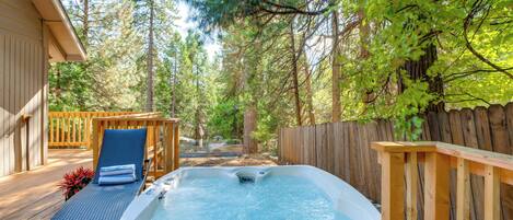 Tina de hidromasaje al aire libre