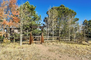 المنطقة المحيطة بالمنشأة