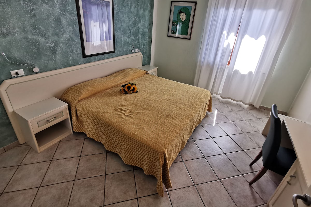 Double or Twin Room, Courtyard View | In-room safe, soundproofing, WiFi (free)