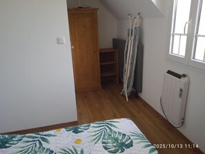 3 Schlafzimmer, Bügeleisen/Bügelbrett, Bettwäsche