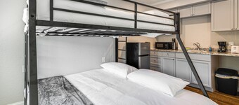 See the Manatees! Homosassa Studio 2 Mi to River