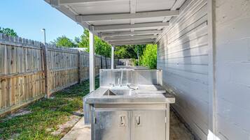 Enceinte de lâhĂ©bergement