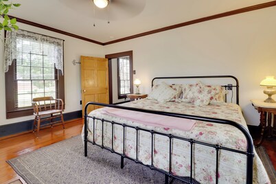 Walk to Downtown: Historic Home in Edenton’s Heart