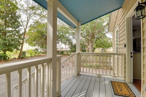 Property grounds - Steps to Downtown! Family Home in Historic Edenton (Edenton)