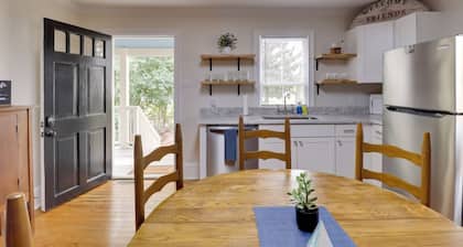 Steps to Downtown! Family Home in Historic Edenton