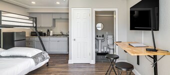 Fish & Explore: Homosassa Studio w/ Resort Perks!