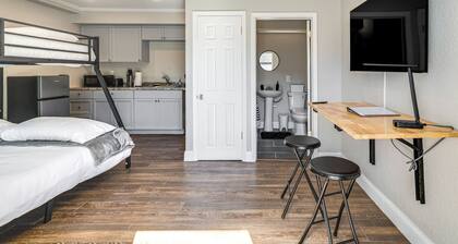 Fish & Explore: Homosassa Studio w/ Resort Perks!