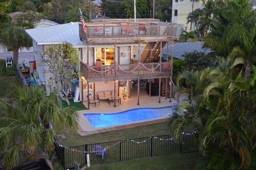 AMI Sunset Beach - Pool Side Retreat w/ Pool +Deck