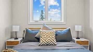 4 bedrooms, WiFi, bed sheets