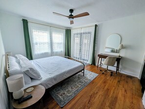 2 bedrooms, desk, iron/ironing board, WiFi