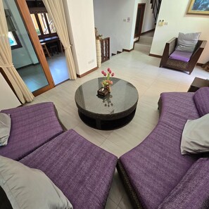 Villa, 5 Bedrooms | Living area