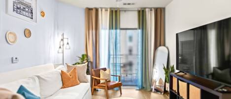 Téléviseur, bureau